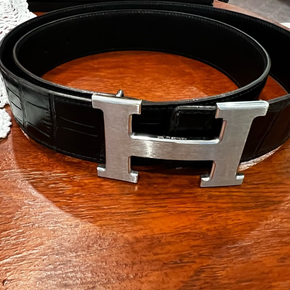 Hermes Men’s belt. 45 1/2 inches long. Multiple holes for adjustment - Picture 4 of 6